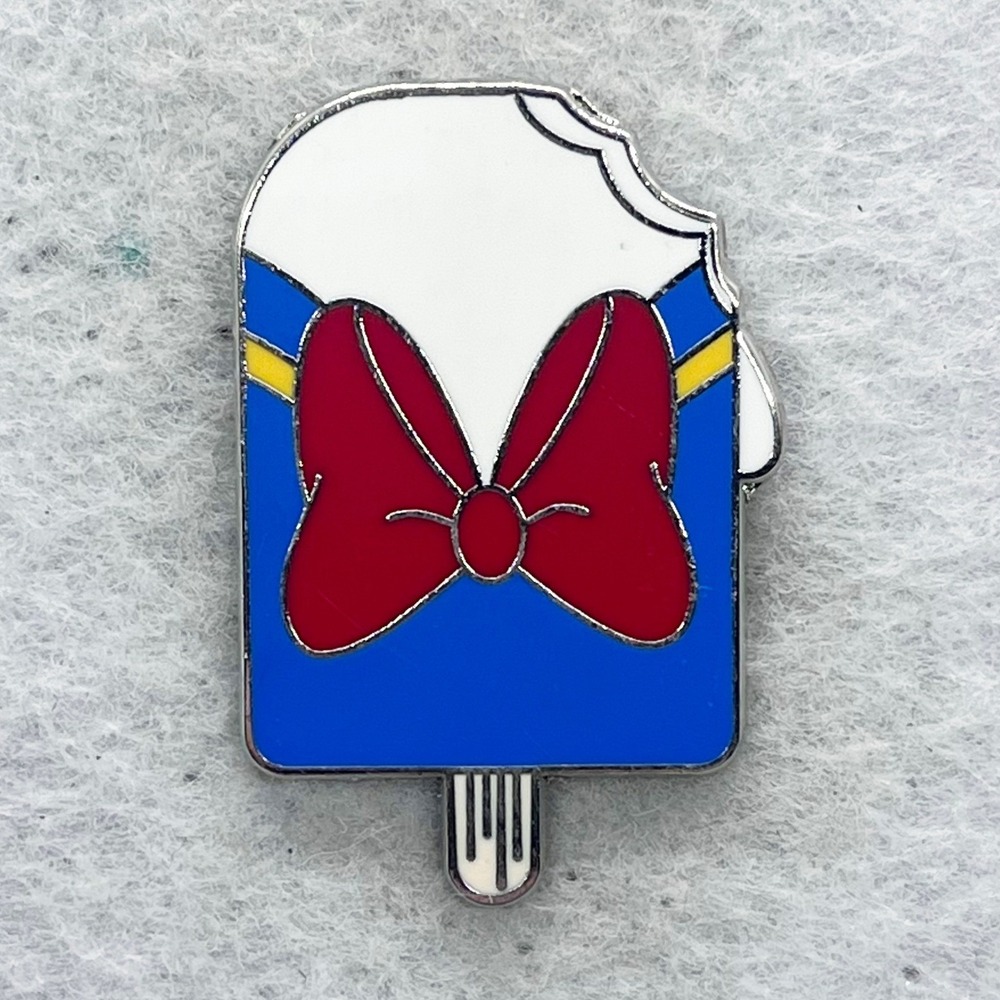 🔮 5/$25 Disney Donald Duck Ice Cream Pin